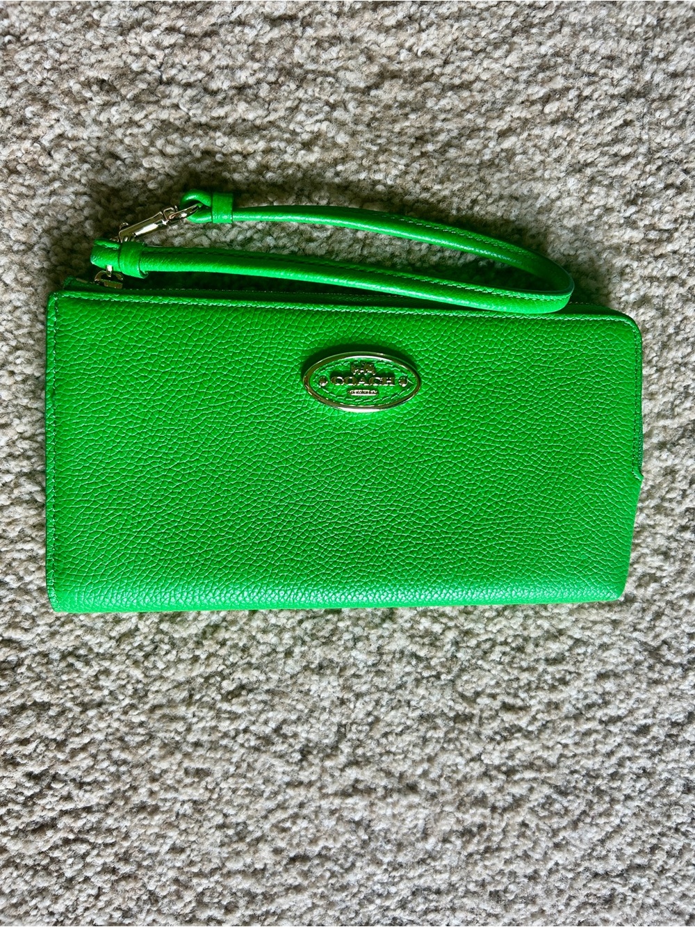 Coach Green Leather Zip Wristlet with Gold Emblem
